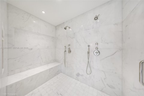 Купить виллу или дом в Майами-Бич, Флорида 1 комната, 531.12м2, № 1970040 - фото 30