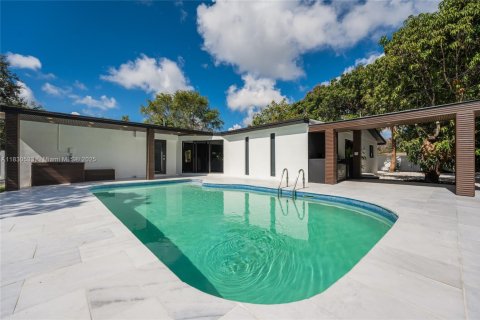 House in Palmetto Bay, Florida 4 bedrooms, 203.73 sq.m. № 1807674 - photo 5