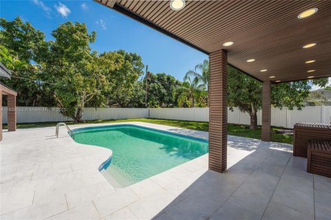House in Palmetto Bay, Florida 4 bedrooms, 203.73 sq.m. № 1807674 - photo 6