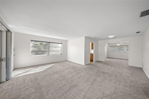 Condo in Sarasota, Florida, 2 bedrooms  № 2238805 - photo 10