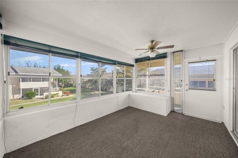 Condo in Sarasota, Florida, 2 bedrooms  № 2238805 - photo 17