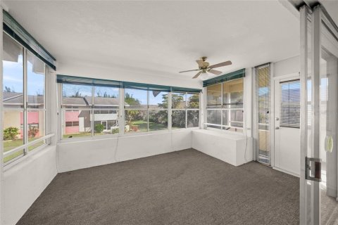 Condo in Sarasota, Florida, 2 bedrooms  № 2238805 - photo 16