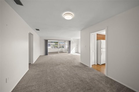 Condo in Sarasota, Florida, 2 bedrooms  № 2238805 - photo 6