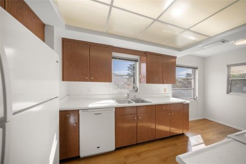 Condo in Sarasota, Florida, 2 bedrooms  № 2238805 - photo 13