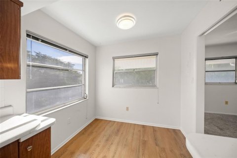 Condo in Sarasota, Florida, 2 bedrooms  № 2238805 - photo 15