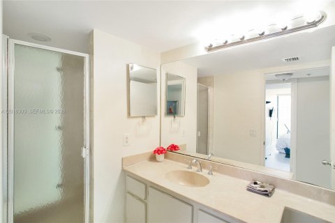 Condo in Miami, Florida, 3 bedrooms № 2154874 - photo 9