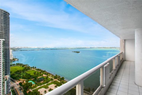 Condo in Miami, Florida, 3 bedrooms № 2154874