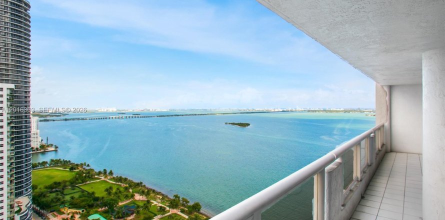 Condo in Miami, Florida, 3 bedrooms № 2154874