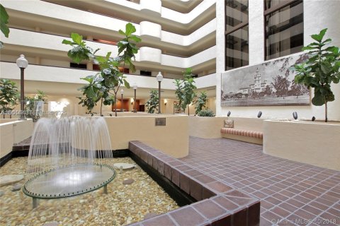 Condominio en venta en Coral Gables, Florida, 2 dormitorios, 104.89 m2 № 1990390 - foto 6