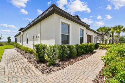 House in San Antonio, Florida 2 bedrooms, 149.94 sq.m. № 1795002 - photo 5