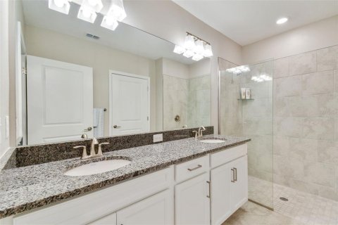 House in San Antonio, Florida 2 bedrooms, 149.94 sq.m. № 1795002 - photo 16