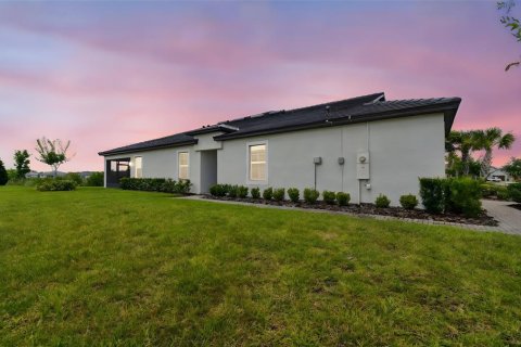 House in San Antonio, Florida 2 bedrooms, 149.94 sq.m. № 1795002 - photo 3