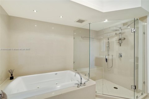 Condo in Aventura, Florida, 3 bedrooms  № 1776248 - photo 25