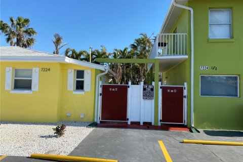 Condo à Saint Pete Beach, Floride, 2 chambres  № 2366746