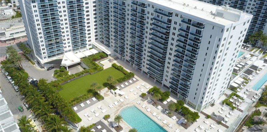 Condo à Miami Beach, Floride, 1 chambre  № 1860404