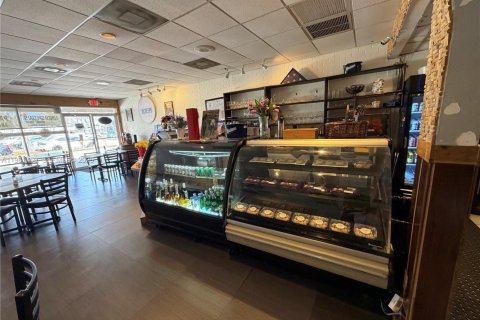 Commercial property in Miami, Florida № 2043015 - photo 8