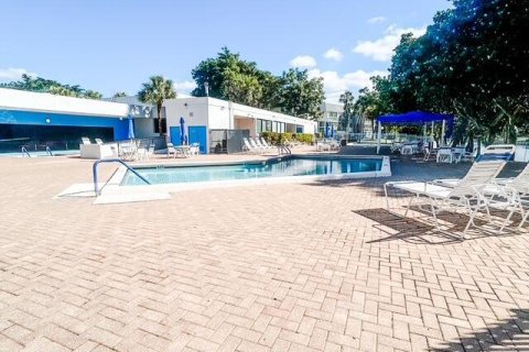 Condo in Tamarac, Florida, 1 bedroom  № 2087982 - photo 20