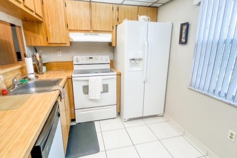 Condo in Tamarac, Florida, 1 bedroom  № 2087982 - photo 5