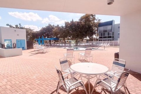 Condo in Tamarac, Florida, 1 bedroom  № 2087982 - photo 25