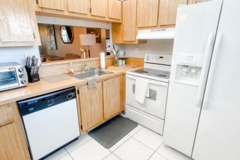 Condo in Tamarac, Florida, 1 bedroom  № 2087982 - photo 6