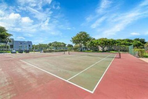 Condo in Tamarac, Florida, 1 bedroom  № 2087982 - photo 28