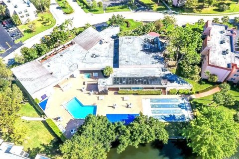 Condo in Tamarac, Florida, 1 bedroom  № 2087982 - photo 30