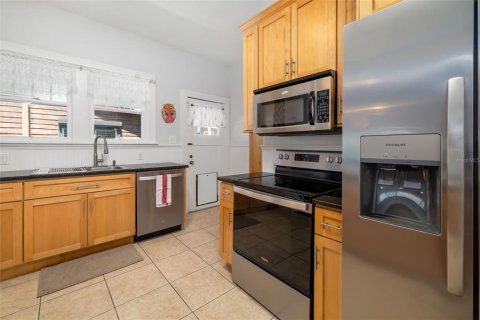 House in Sarasota, Florida 3 bedrooms, 181.44 sq.m. № 1777486 - photo 9