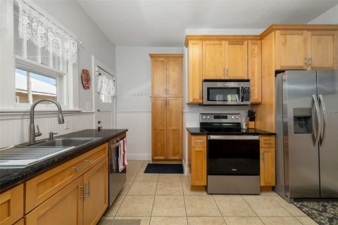House in Sarasota, Florida 3 bedrooms, 181.44 sq.m. № 1777486 - photo 10