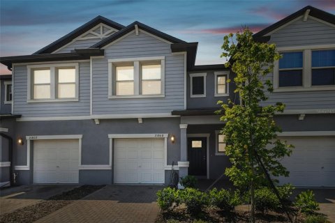 Townhouse in CONNERTON

 in Land O' Lakes, Florida 3 bedrooms, 148.74 sq.m. № 2298302