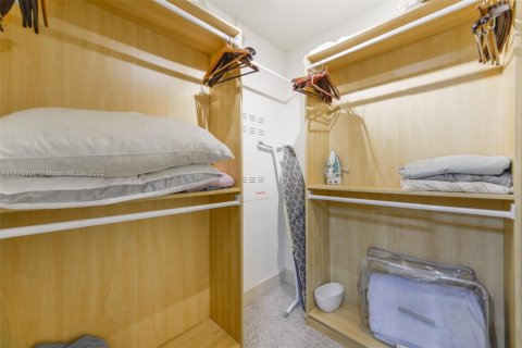 Copropriété à louer à Sunny Isles Beach, Floride: 2 chambres, 119.75 m2 № 1825820 - photo 17