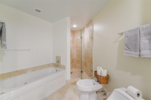 Copropriété à louer à Sunny Isles Beach, Floride: 2 chambres, 119.75 m2 № 1825820 - photo 15