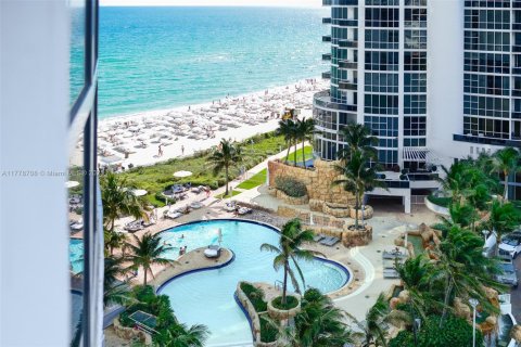 Copropriété à louer à Sunny Isles Beach, Floride: 2 chambres, 119.75 m2 № 1825820 - photo 3