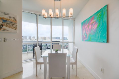 Copropriété à louer à Sunny Isles Beach, Floride: 2 chambres, 119.75 m2 № 1825820 - photo 10