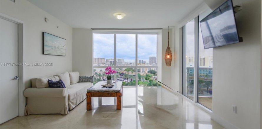 Condo à Sunny Isles Beach, Floride, 2 chambres  № 1825820
