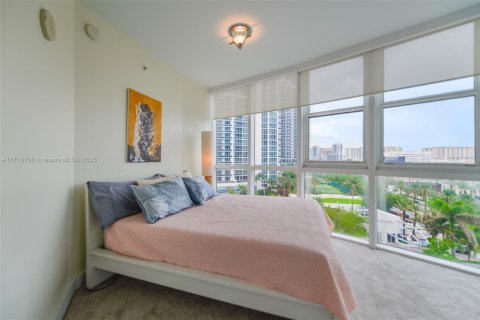 Copropriété à louer à Sunny Isles Beach, Floride: 2 chambres, 119.75 m2 № 1825820 - photo 18