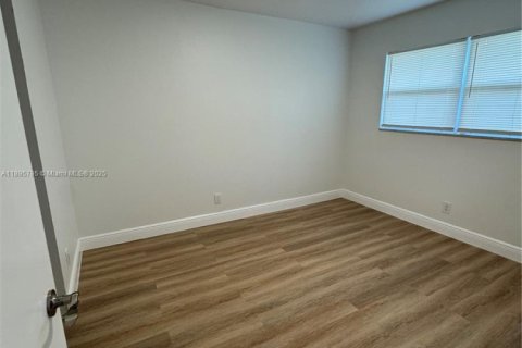 Commercial property in Plantation, Florida 306.21 sq.m. № 1948917 - photo 15