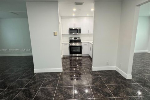 Commercial property in Plantation, Florida 306.21 sq.m. № 1948917 - photo 30