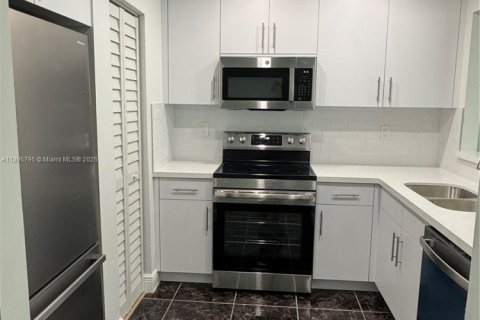 Commercial property in Plantation, Florida 306.21 sq.m. № 1948917 - photo 19