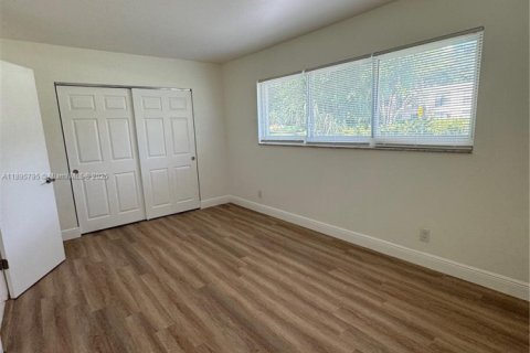 Commercial property in Plantation, Florida 306.21 sq.m. № 1948917 - photo 6