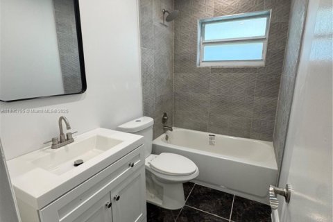 Commercial property in Plantation, Florida 306.21 sq.m. № 1948917 - photo 20