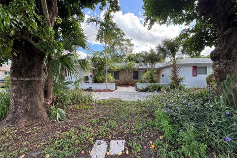 Commercial property in Plantation, Florida 306.21 sq.m. № 1948917 - photo 1