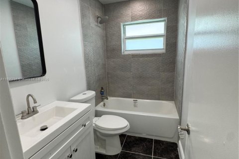 Commercial property in Plantation, Florida 306.21 sq.m. № 1948917 - photo 26