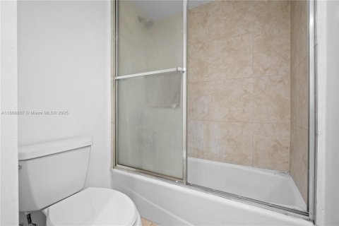 Condominio en alquiler en Miami Beach, Florida, 1 dormitorio, 84.08 m2 № 1896534 - foto 16