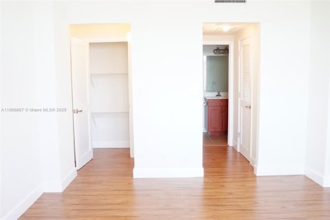 Condominio en alquiler en Miami Beach, Florida, 1 dormitorio, 84.08 m2 № 1896534 - foto 19