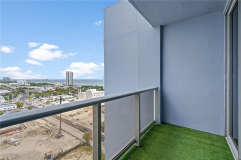 Condominio en alquiler en Miami Beach, Florida, 1 dormitorio, 84.08 m2 № 1896534 - foto 12