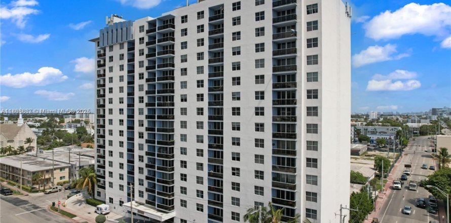 Condominio en Miami Beach, Florida, 1 dormitorio № 1896534
