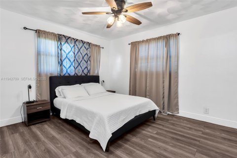 Villa ou maison à vendre à Deerfield Beach, Floride: 4 chambres, 192.87 m2 № 2000143 - photo 17