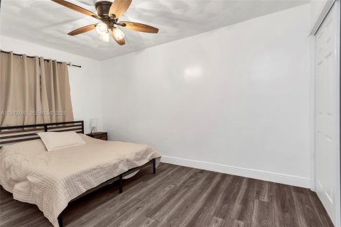 Villa ou maison à vendre à Deerfield Beach, Floride: 4 chambres, 192.87 m2 № 2000143 - photo 21