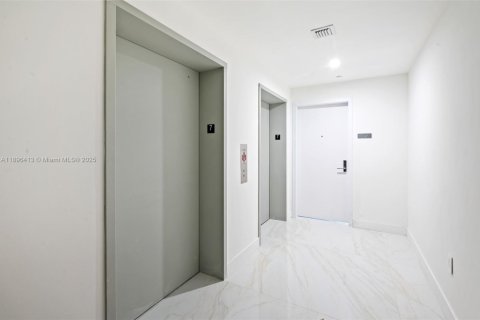 Снять в аренду кондоминиум в Майами, Флорида 2 спальни, № 1949363 - фото 5