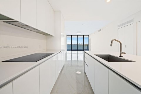 Снять в аренду кондоминиум в Майами, Флорида 2 спальни, № 1949363 - фото 11